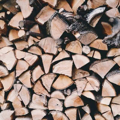 Kachelofen Brennholz